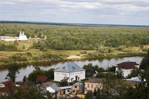 Вид на Клязьму и Знаменский монастырь