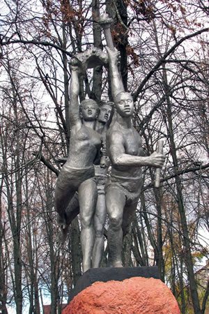 Памятник спортсменам разных стран (Негры)
