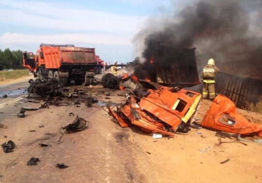 2014-08-24 dtp867km3trucks2dead2