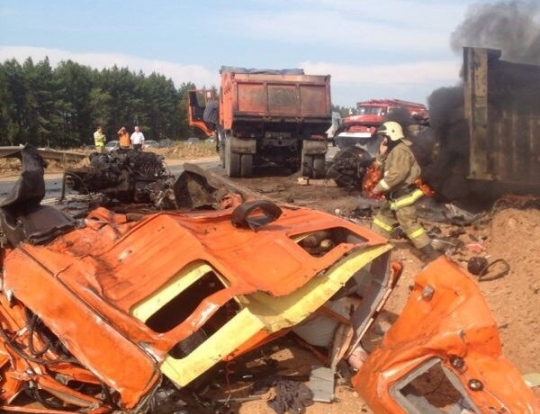 2014-08-24 dtp867km3trucks2dead4